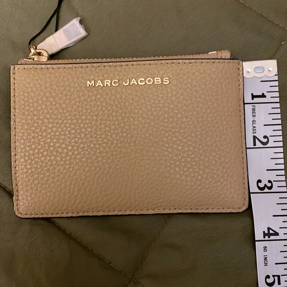 NWT MARC JACOBS credit card/ coin purse 
Size 5”w  x 3 3/4” H - Picture 7 of 8